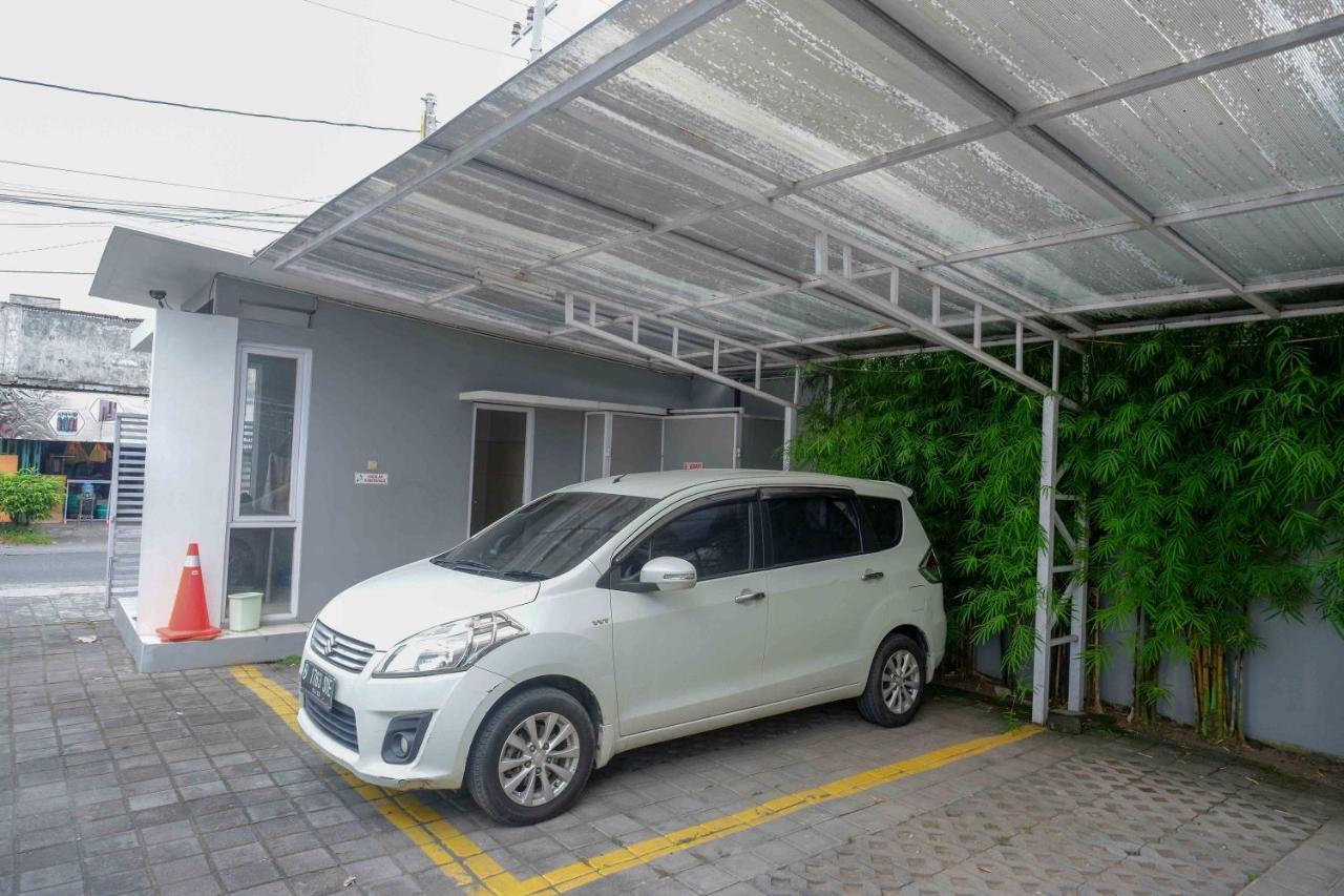 Sans Hotel Absari Yogyakarta Jarakan ภายนอก รูปภาพ